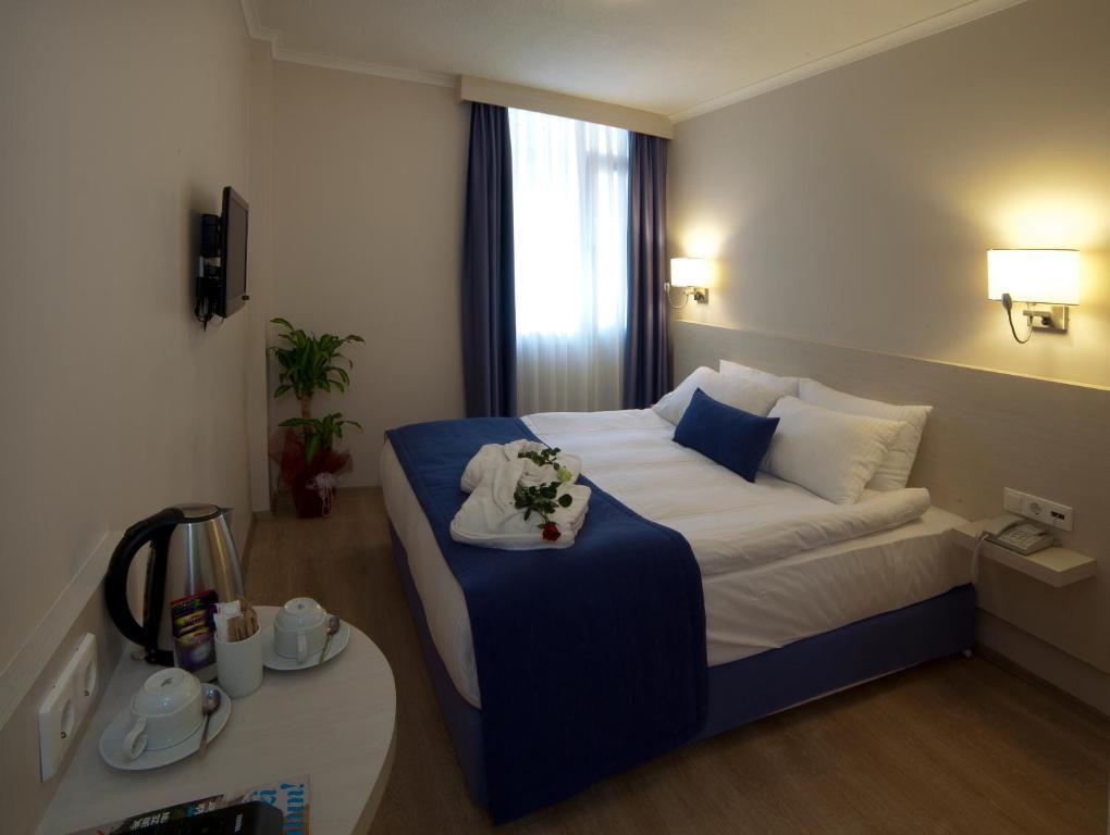 Walk In Hotel İzmir Bilik gambar