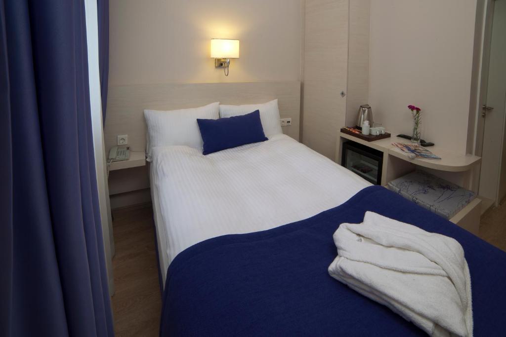 Walk In Hotel İzmir Bilik gambar